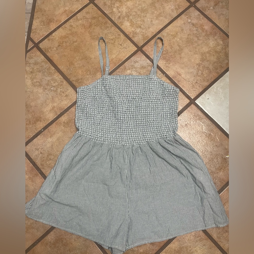 Universal Thread Gray Checkered Romper - image 1